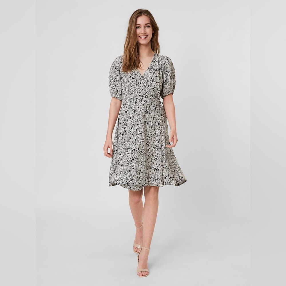 Vero Moda - White&Black Wrap Dress